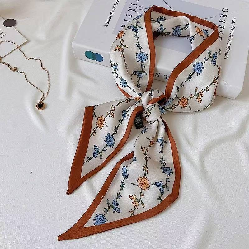 Sciarpa in Seta Floreale Vinta - Ethnic Fashion Design recensione e prezzo